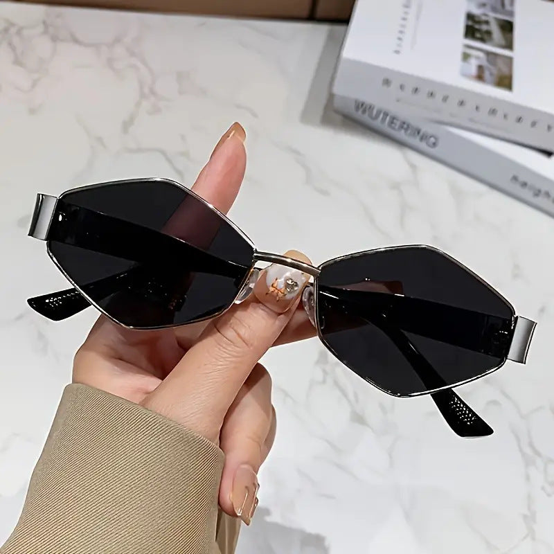 2026 New European and American Fashion Polygonal Rhombus Metal Sunglasses for Women, Trendy and Unique Wide Temple Sunglasses