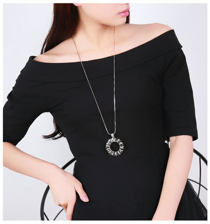 Diamond-Encrusted Circular Sweater Chain for Women 2024 New Autumn and Winter Long Necklace Clothing Accessory Geometric Shape Sparkling Diamond Pendant