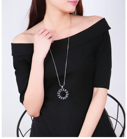Diamond-Encrusted Circular Sweater Chain for Women 2024 New Autumn and Winter Long Necklace Clothing Accessory Geometric Shape Sparkling Diamond Pendant