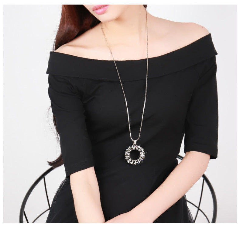 Diamond-Encrusted Circular Sweater Chain for Women 2024 New Autumn and Winter Long Necklace Clothing Accessory Geometric Shape Sparkling Diamond Pendant
