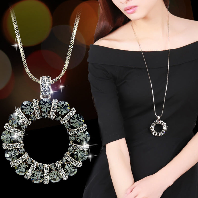 Diamond-Encrusted Circular Sweater Chain for Women 2024 New Autumn and Winter Long Necklace Clothing Accessory Geometric Shape Sparkling Diamond Pendant