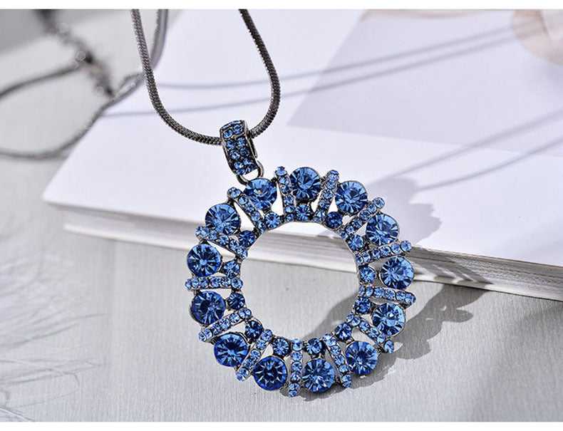Diamond-Encrusted Circular Sweater Chain for Women 2024 New Autumn and Winter Long Necklace Clothing Accessory Geometric Shape Sparkling Diamond Pendant