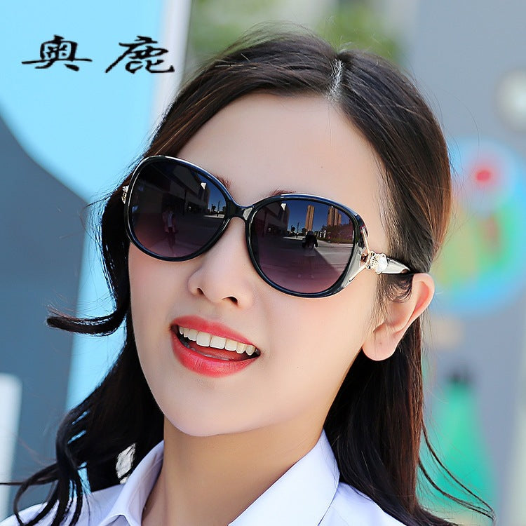 Factory wholesale new ladies sunglasses classic glasses pearl fox head progressive color fashion sunglasses wholesale
