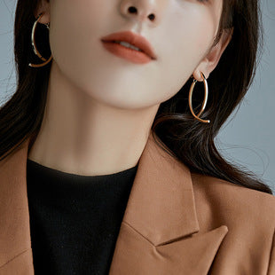 European and American fashion retro zircon four-claw earrings high-grade temperament simple zircon female silver pin earrings flash earrings