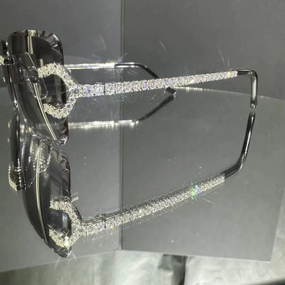 Luxury Silver Rimless Frame Sunglasses with Sparkling Stone on Arms Stylish Modern Rectangle Design Youth Fashion for Men Women