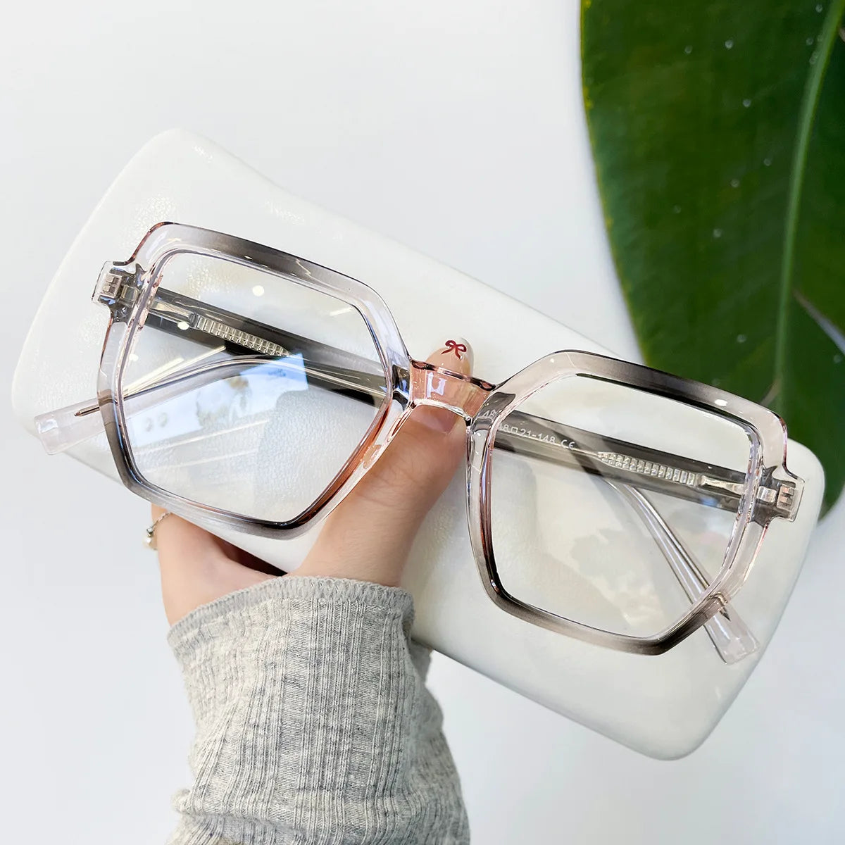Anti Uv400 Outdoor Computer TR90 Spring Hinge Irregular Oversize Antireflet Lunettes Women Photochromic Blue Light Glasses Solid