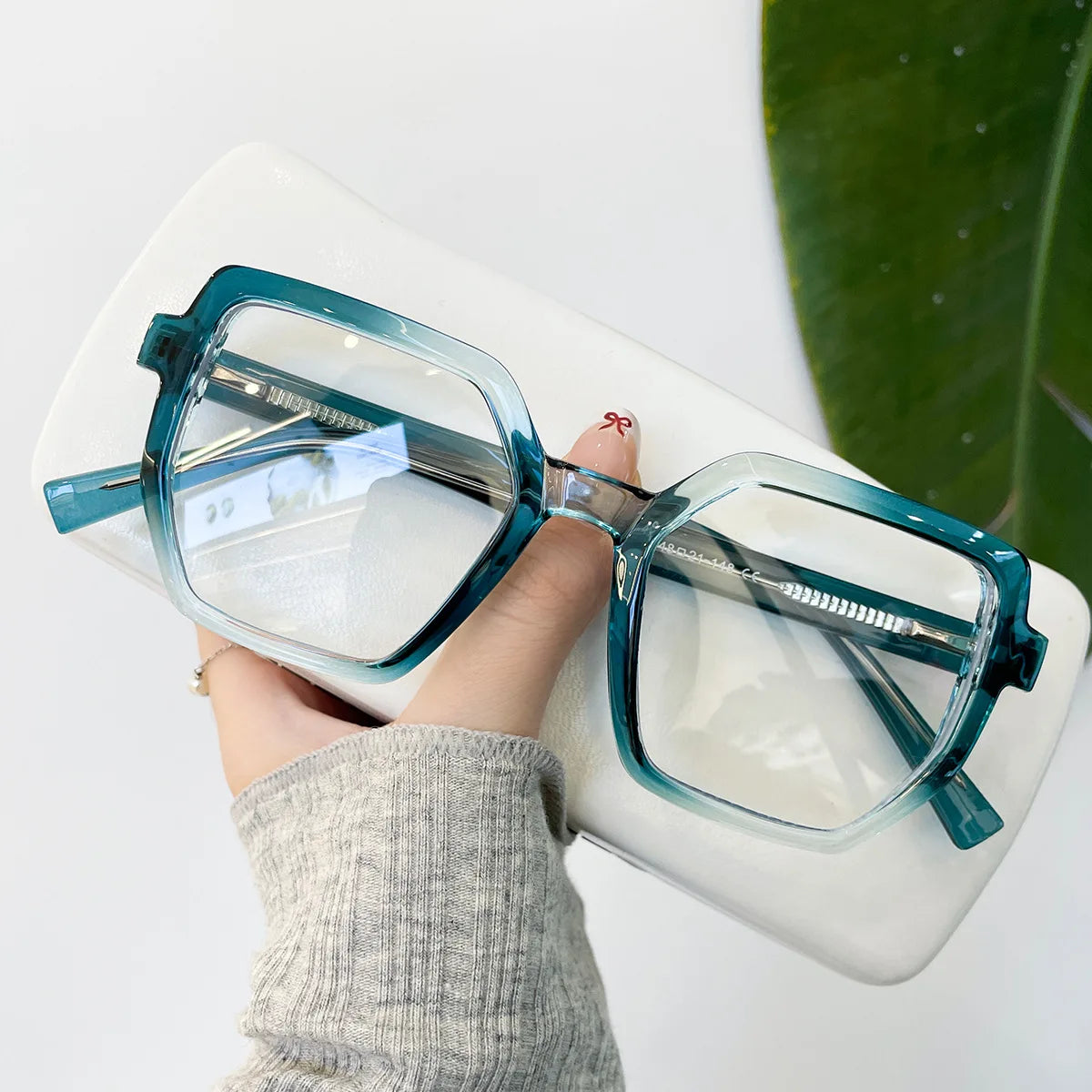 Anti Uv400 Outdoor Computer TR90 Spring Hinge Irregular Oversize Antireflet Lunettes Women Photochromic Blue Light Glasses Solid