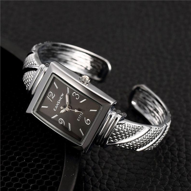 CANSNOW new hot sale Women's Watch All-match golden bracelet personality fashion bracelet quartz watch for women