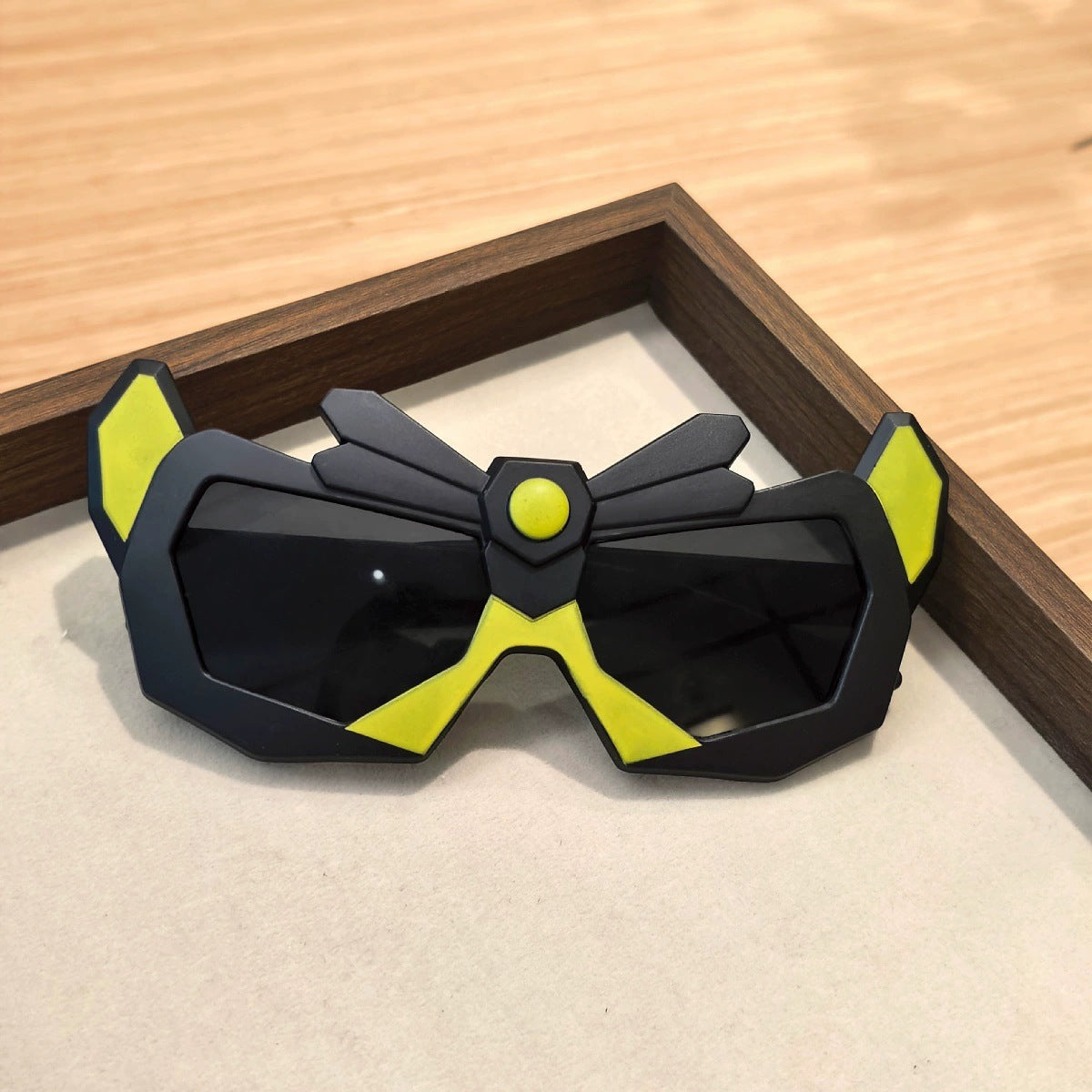 New Baby Sunglasses, Cute Boy Cartoon Mecha, Funny Street Photography, Trendy Anti-Uv Sunscreen Children's Sunglasses