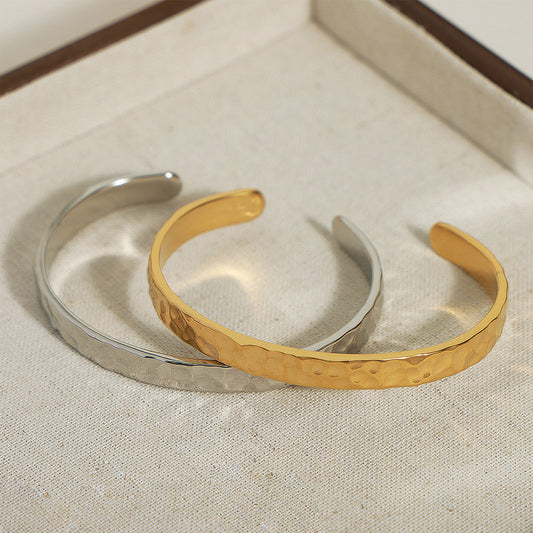 Varen Hammered Open Bracelet | ইউনিসেক্স প্রিমিয়াম হ্যামারড টাইটানিয়াম ব্রেসলেট