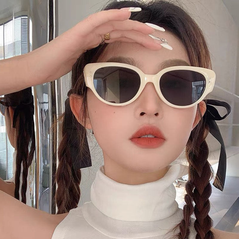 Sunglasses for Women, Retro Cat-Eye Fashion Stylish Small Frame Trendy Cool Sunglasses for Men 2025 New Sun Protection High-End Glasses