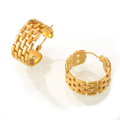 Cross-border Europe and the United States ins wind chain winding stitching C- shaped titanium steel ear buckle female design hollow check does not fade earrings