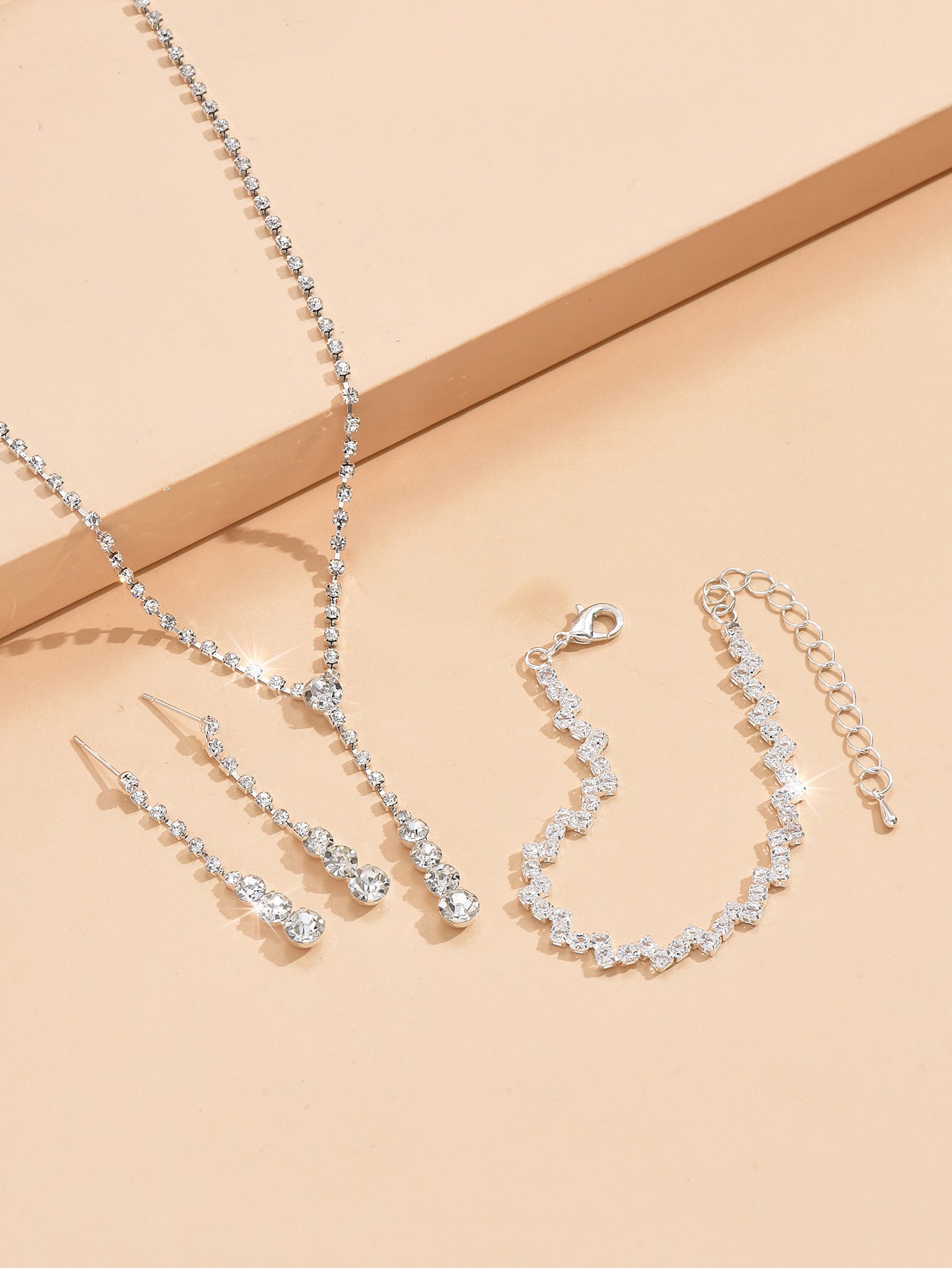 Factory Direct Approval Fashion Wedding Wedding Photography Accessories Earrings Necklace Bracelet Set Combination Multiple Choice