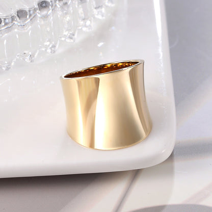 French Retro White Mother-Of-Pearl Striped Ring Titanium Steel Electroplated 18K High-End Ring for Women Niche Light Luxury Style Accessory