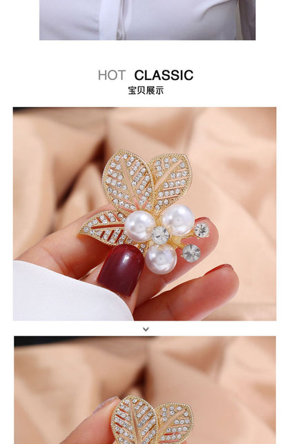 Korean New Style Leaf Pearl Brooch for Women, Versatile and Elegant, Unique Design Pin Accessory, Fresh and Sweet