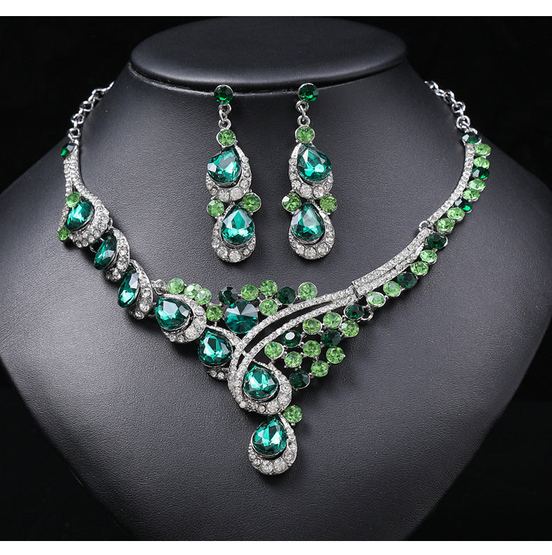 European and American accessories exaggerated retro necklace set women's luxury crystal banquet dress accessories clavicle chain factory direct sales