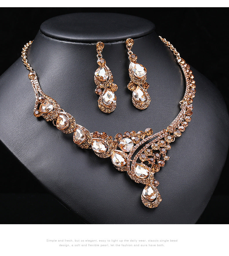 European and American accessories exaggerated retro necklace set women's luxury crystal banquet dress accessories clavicle chain factory direct sales