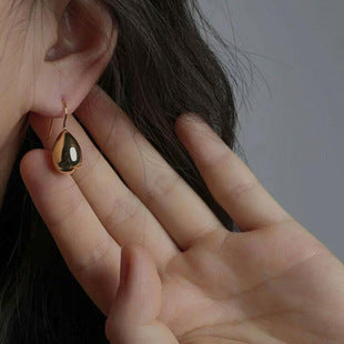 European and American fashion retro zircon four-claw earrings high-grade temperament simple zircon female silver pin earrings flash earrings