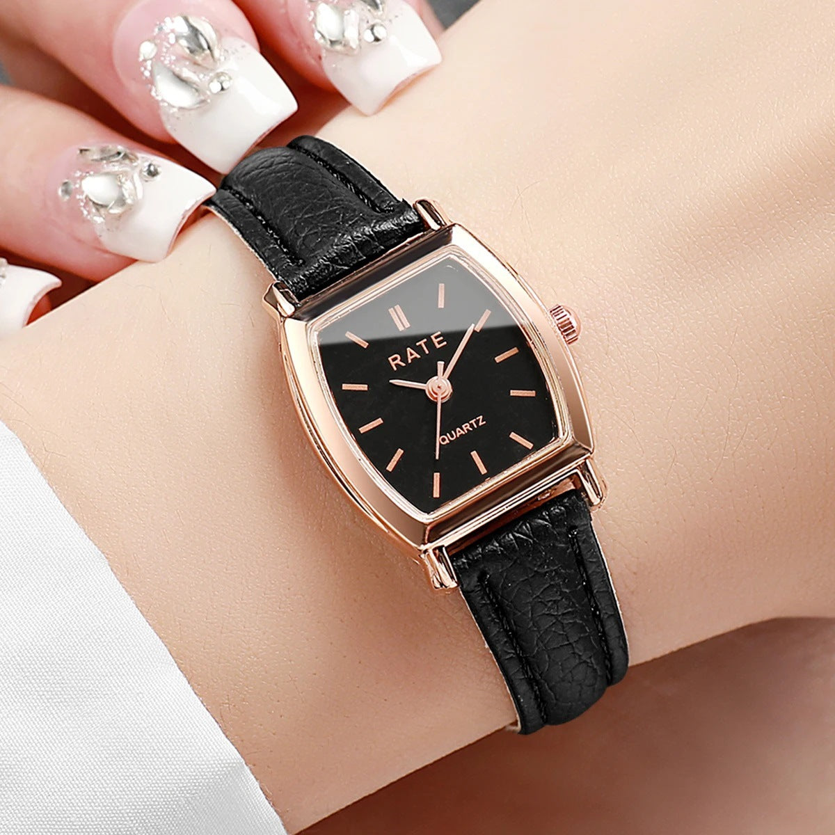 Cross-border Barrel Quartz Watch Small Women's Leather Watch Women's Fashionable All-match Simple Roman Scale Women's Hand