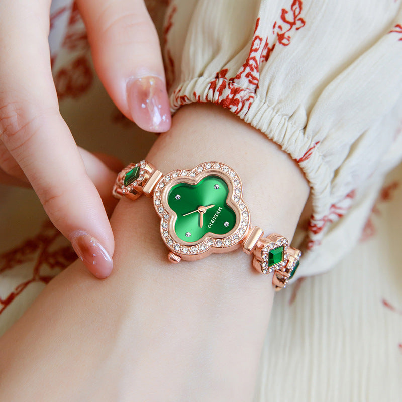 Live Hot Hot Hot Fashion Four-leaf Clover Bracelet Quartz Watch Emerald Women's Watch Women's Watch Factory Wholesale