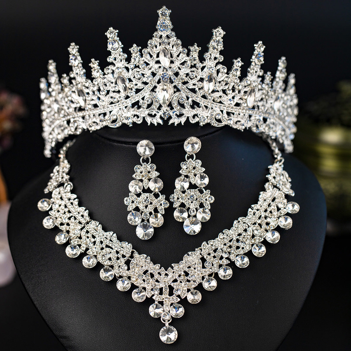 European and American Bride Jewelry Three-piece Suit High-class Dance Wedding Jewelry Alloy Diamond Crown Necklace Earrings suit