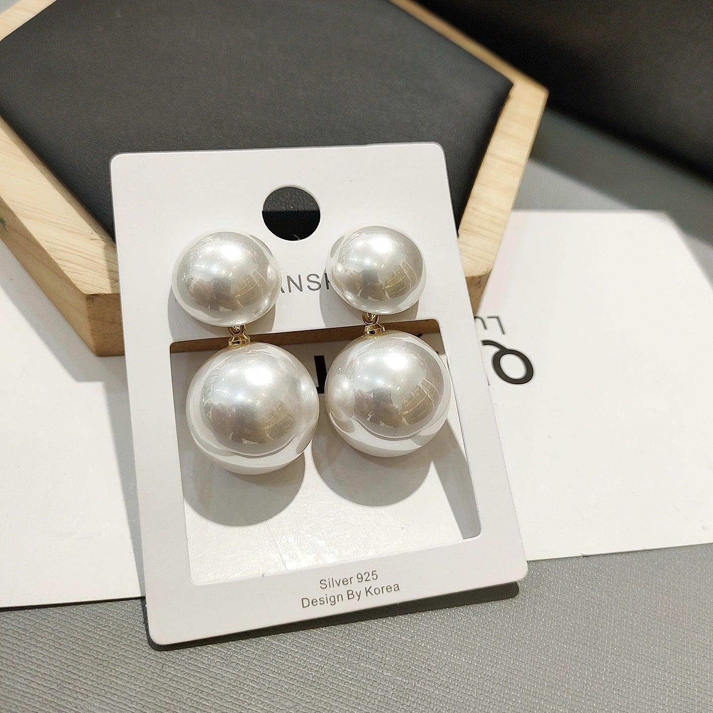 South Korea Dongdaemun Spring New exaggerated retro big pearl stud earrings cold style elegant female silver needle earrings wholesale