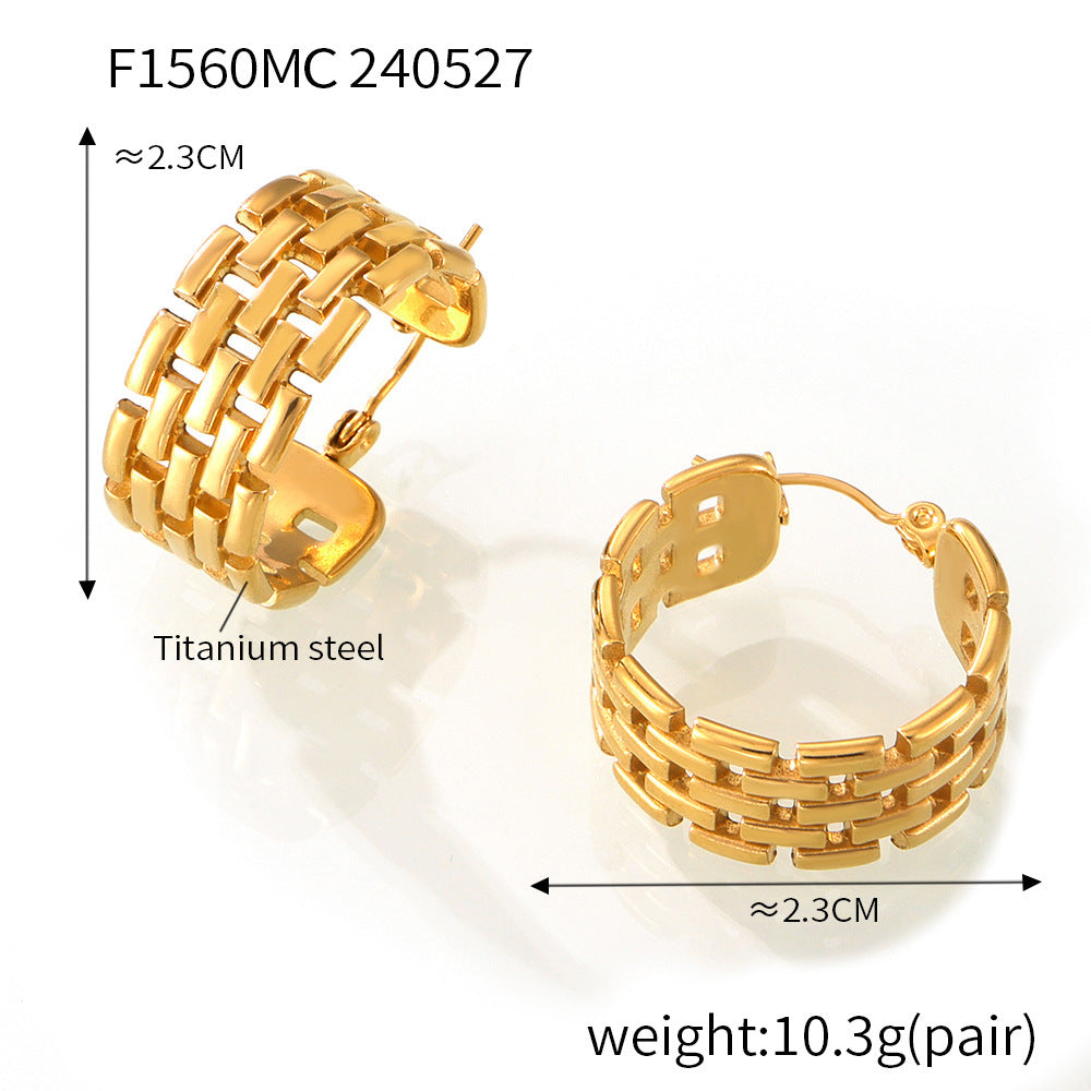 Cross-border Europe and the United States ins wind chain winding stitching C- shaped titanium steel ear buckle female design hollow check does not fade earrings