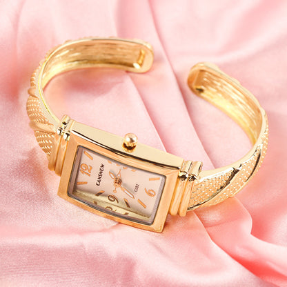 CANSNOW new hot sale Women's Watch All-match golden bracelet personality fashion bracelet quartz watch for women