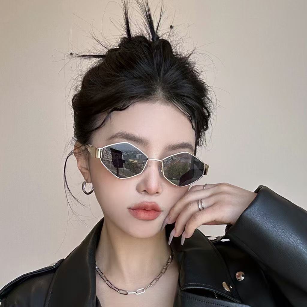 Metal Frame Arc de Triomphe Sunglasses Women's High-end Sense Small Frame Polygon European and American Style Cat Eye Small Face Funny
