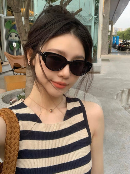 Sunglasses for Women, Retro Cat-Eye Fashion Stylish Small Frame Trendy Cool Sunglasses for Men 2025 New Sun Protection High-End Glasses
