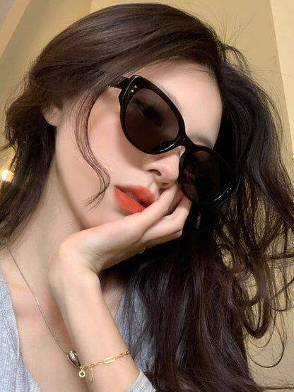 Sunglasses for Women, Retro Cat-Eye Fashion Stylish Small Frame Trendy Cool Sunglasses for Men 2025 New Sun Protection High-End Glasses