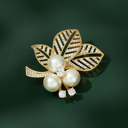Korean New Style Leaf Pearl Brooch for Women, Versatile and Elegant, Unique Design Pin Accessory, Fresh and Sweet