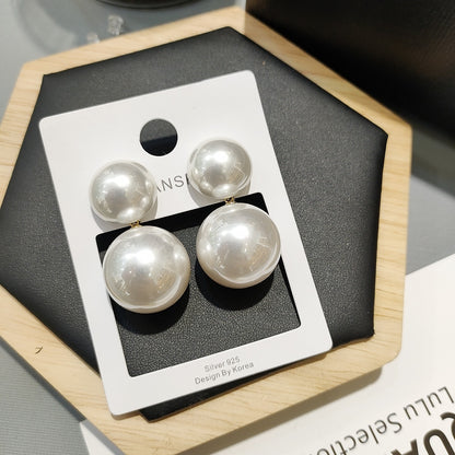 South Korea Dongdaemun Spring New exaggerated retro big pearl stud earrings cold style elegant female silver needle earrings wholesale