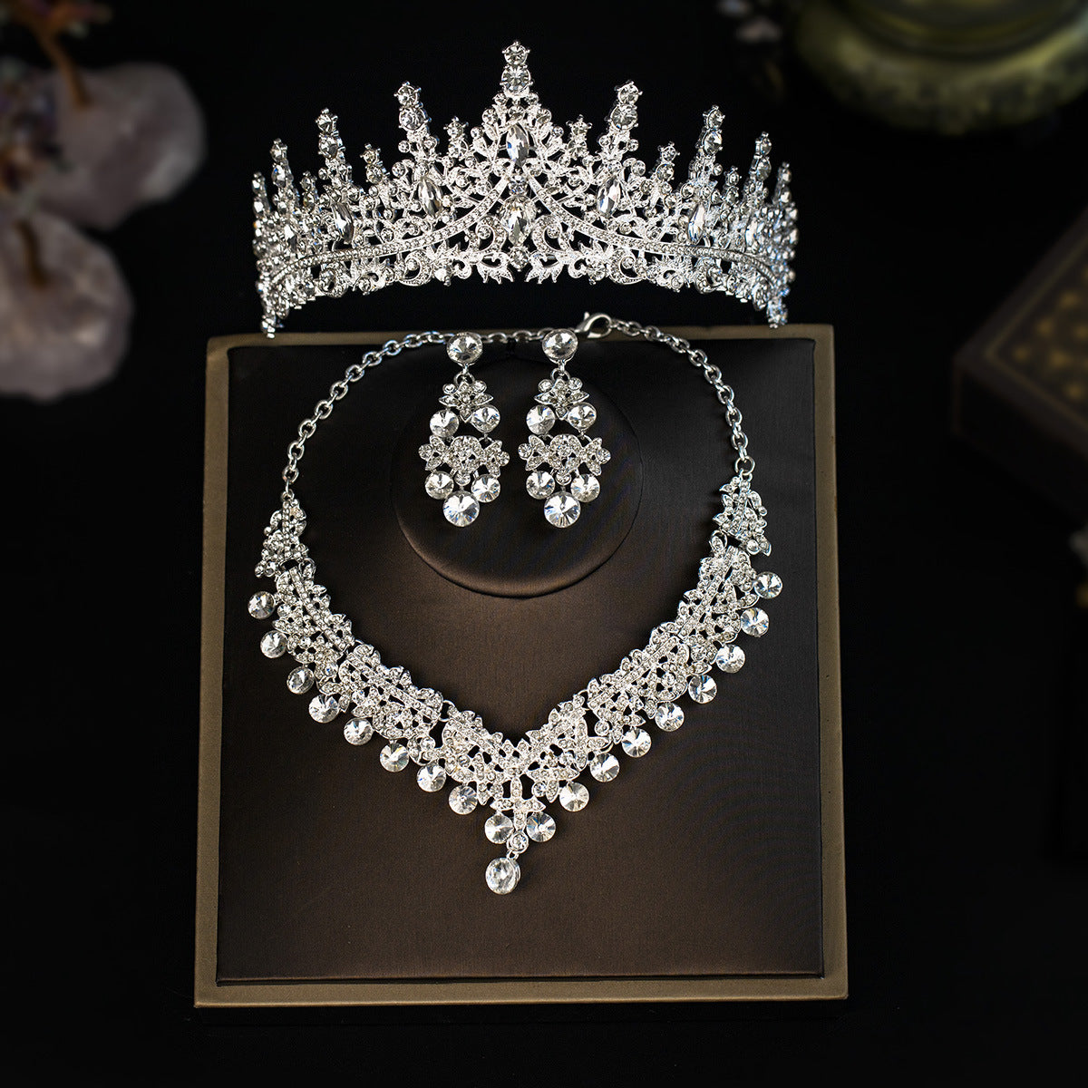 European and American Bride Jewelry Three-piece Suit High-class Dance Wedding Jewelry Alloy Diamond Crown Necklace Earrings suit