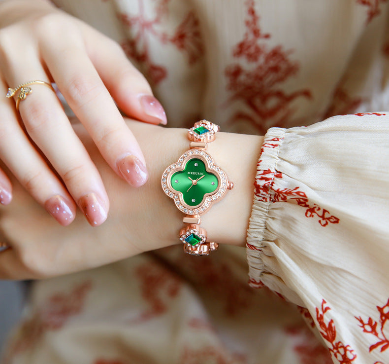 Live Hot Hot Hot Fashion Four-leaf Clover Bracelet Quartz Watch Emerald Women's Watch Women's Watch Factory Wholesale