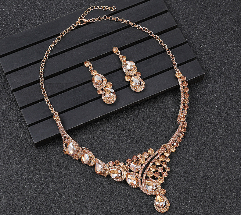 European and American accessories exaggerated retro necklace set women's luxury crystal banquet dress accessories clavicle chain factory direct sales