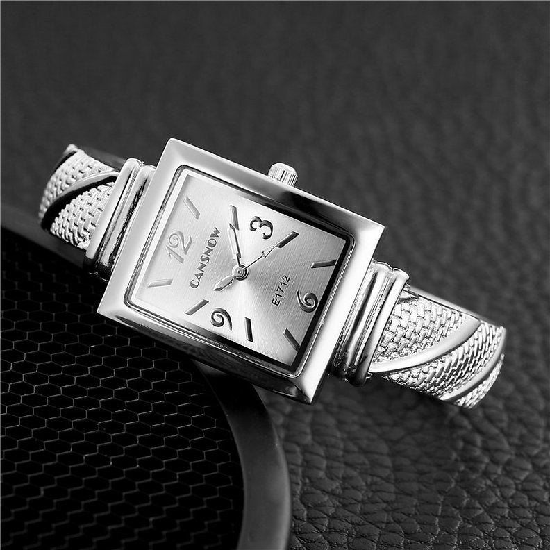 CANSNOW new hot sale Women's Watch All-match golden bracelet personality fashion bracelet quartz watch for women