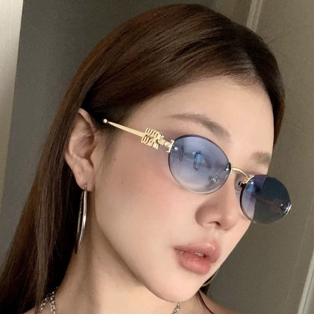 Frameless Letter Sunglasses with a High-End Feel, Personalized Metal Street Style Sunglasses, Retro Internet Celebrity Street Style, Trendy Sweet and Cool Hot Girl Sunglasses