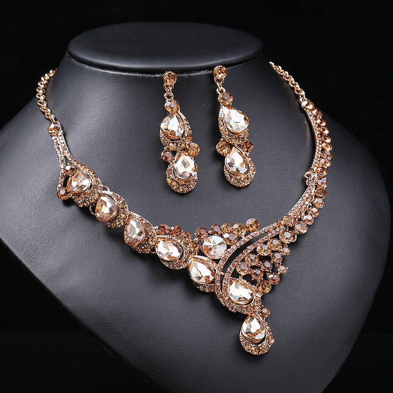 European and American accessories exaggerated retro necklace set women's luxury crystal banquet dress accessories clavicle chain factory direct sales