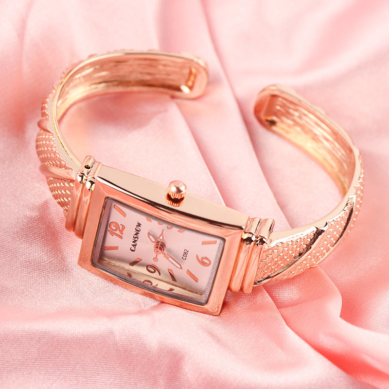 CANSNOW new hot sale Women's Watch All-match golden bracelet personality fashion bracelet quartz watch for women