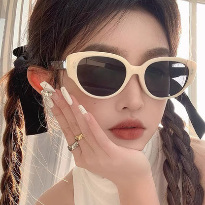 Sunglasses for Women, Retro Cat-Eye Fashion Stylish Small Frame Trendy Cool Sunglasses for Men 2025 New Sun Protection High-End Glasses