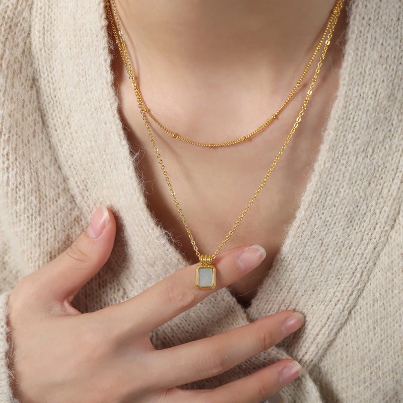 French new cross-border retro fashion all-match light luxury titanium steel plated 18K gold white mother shell pendant necklace female jewelry