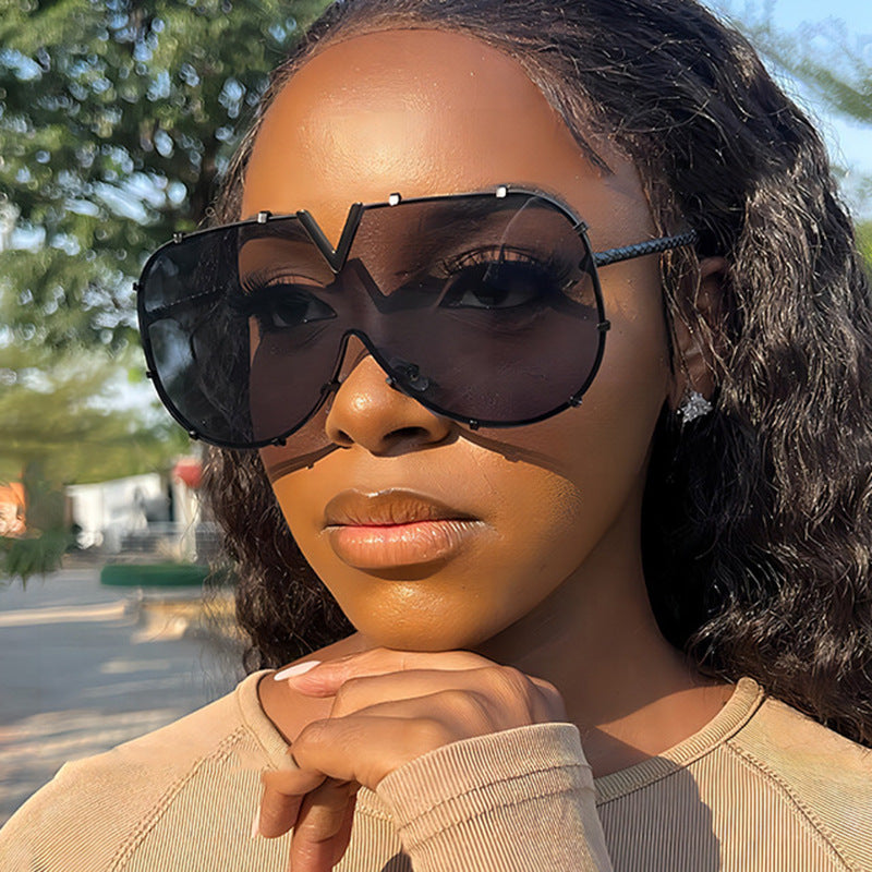 Fashion Metal One-Piece Sunglasses 2024 New Cross-Border European and American V Large Frame Sunglasses Ins Internet Celebrity Sunglasses