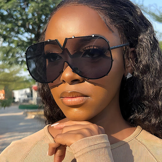 Fashion Metal One-Piece Sunglasses 2024 New Cross-Border European and American V Large Frame Sunglasses Ins Internet Celebrity Sunglasses