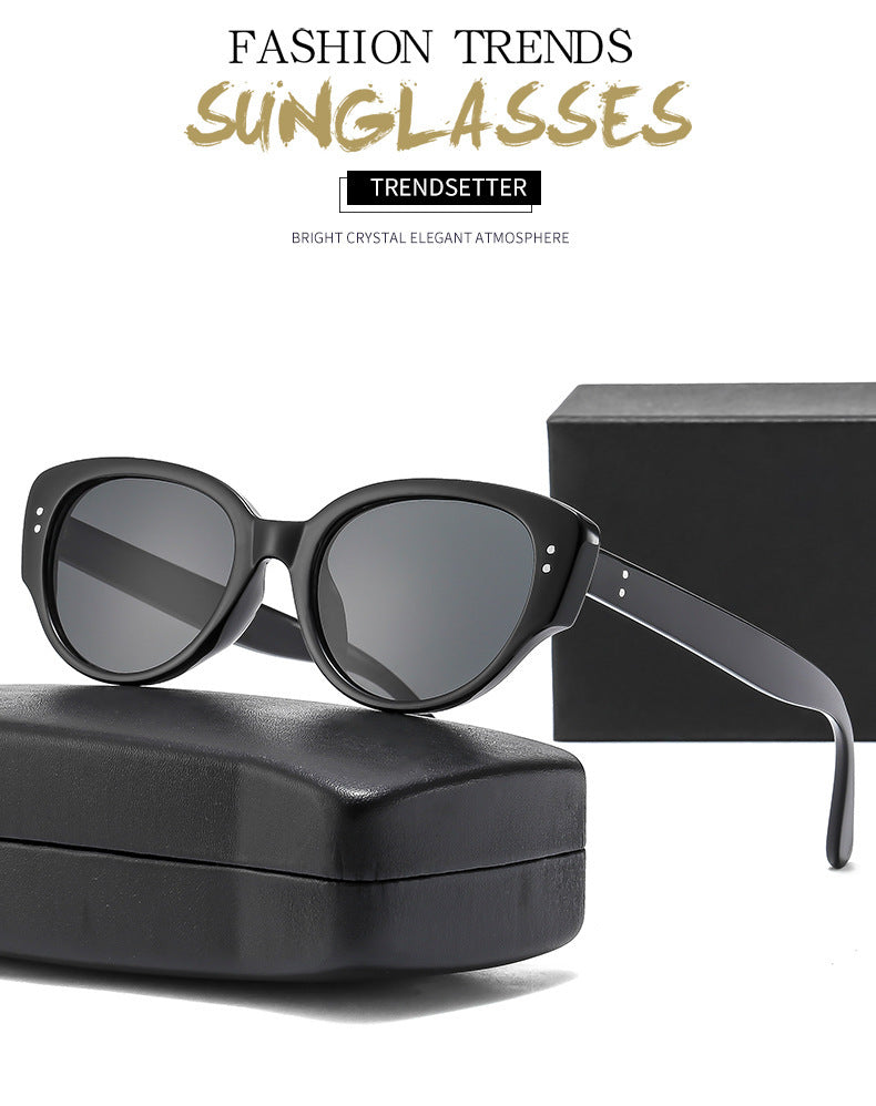Sunglasses for Women, Retro Cat-Eye Fashion Stylish Small Frame Trendy Cool Sunglasses for Men 2025 New Sun Protection High-End Glasses