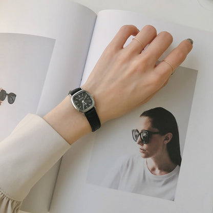 Cross-border Barrel Quartz Watch Small Women's Leather Watch Women's Fashionable All-match Simple Roman Scale Women's Hand