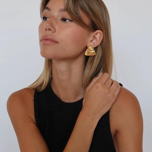 European and American fashion retro zircon four-claw earrings high-grade temperament simple zircon female silver pin earrings flash earrings