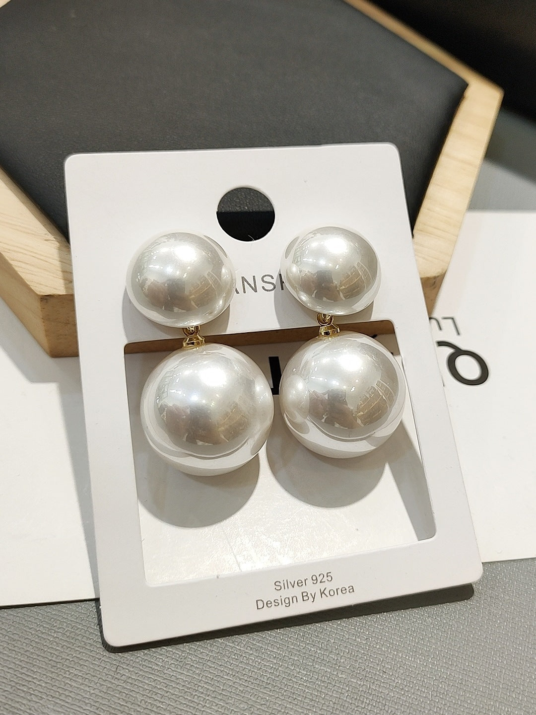 South Korea Dongdaemun Spring New exaggerated retro big pearl stud earrings cold style elegant female silver needle earrings wholesale