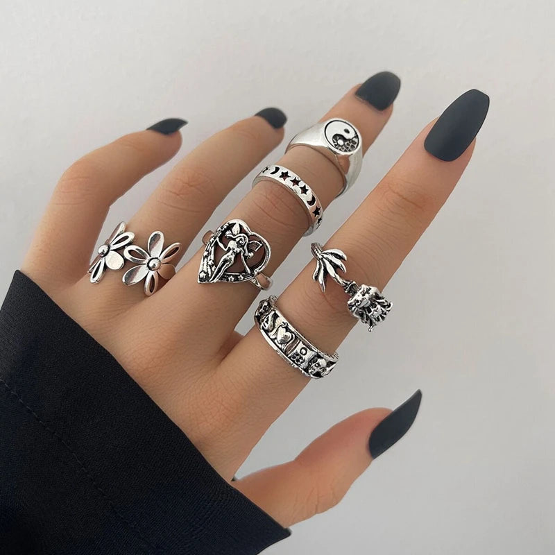 Silver Plated Zinc Alloy Women Rings With Flower Spider Snake Design