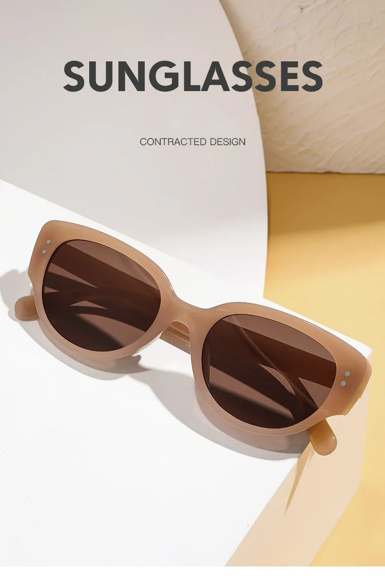Vintage Black-framed Unique Plain Face-shaped Sunglasses With Cat-eye Round Lenses, Slimming Effect For Oval Face Women 18153